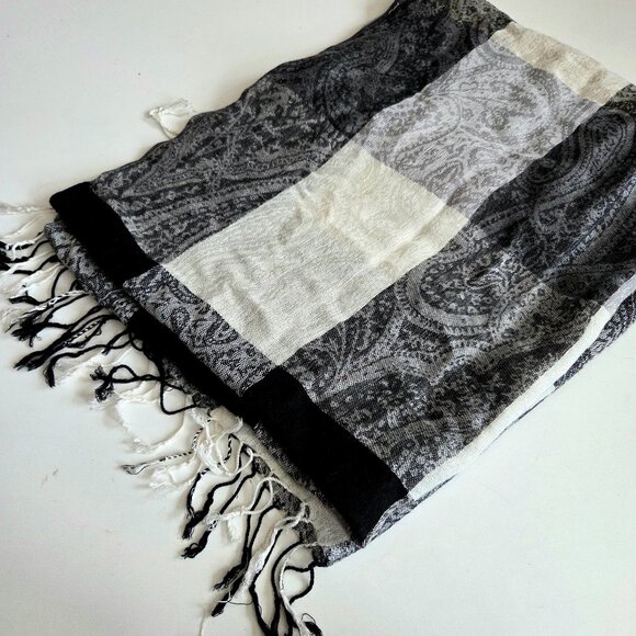 Cashmere blend black white and gray scarf. - Picture 1 of 10